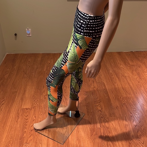 Gold Sheep Jungle Print Legging Crop Style Size M - Picture 5 of 8